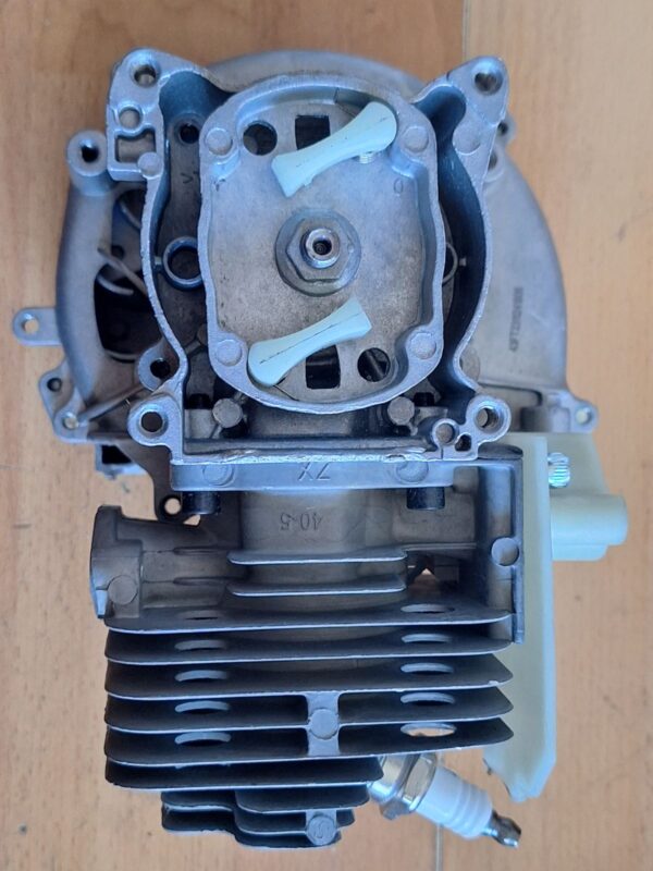 Motor za Farm trimer 1.7ks 43cm3 bez:plastika,elektronike,karburatora,kvačila,startera 40mm